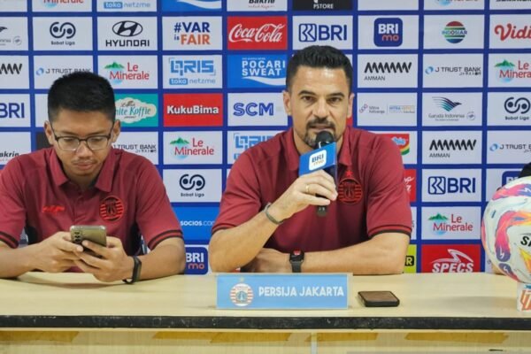 Persaingan di Papan Atas Liga 1 Semakin Memanas, Menurut Carlos Pena