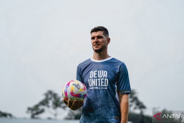 Dewa United Resmi Tampilkan Bek Veteran Nick Kuipers dalam Skuat