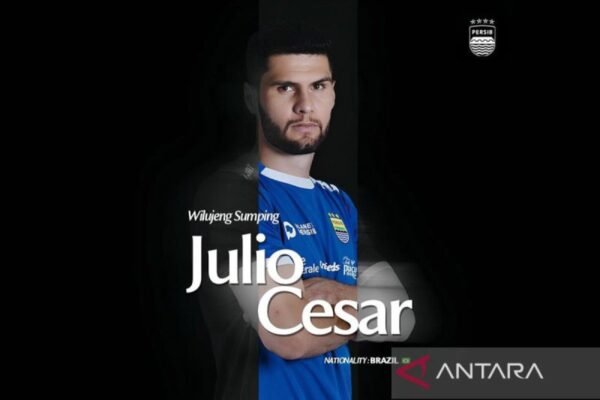 Persib Menambah Kekuatan dengan Rekrut Julio Cesar sebagai Bek Tengah Baru