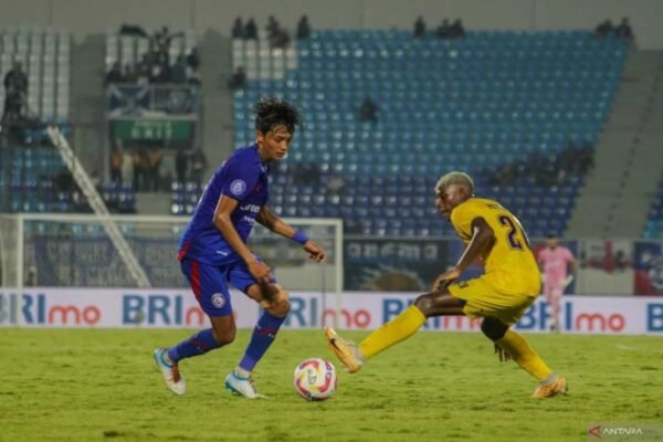 Arema FC Kehilangan Achmad Maulana: Dampak Cedera ACL yang Mengkhawatirkan Arema FC Kehilangan Achmad Maulana: Dampak Cedera ACL yang Mengkhawatirkan