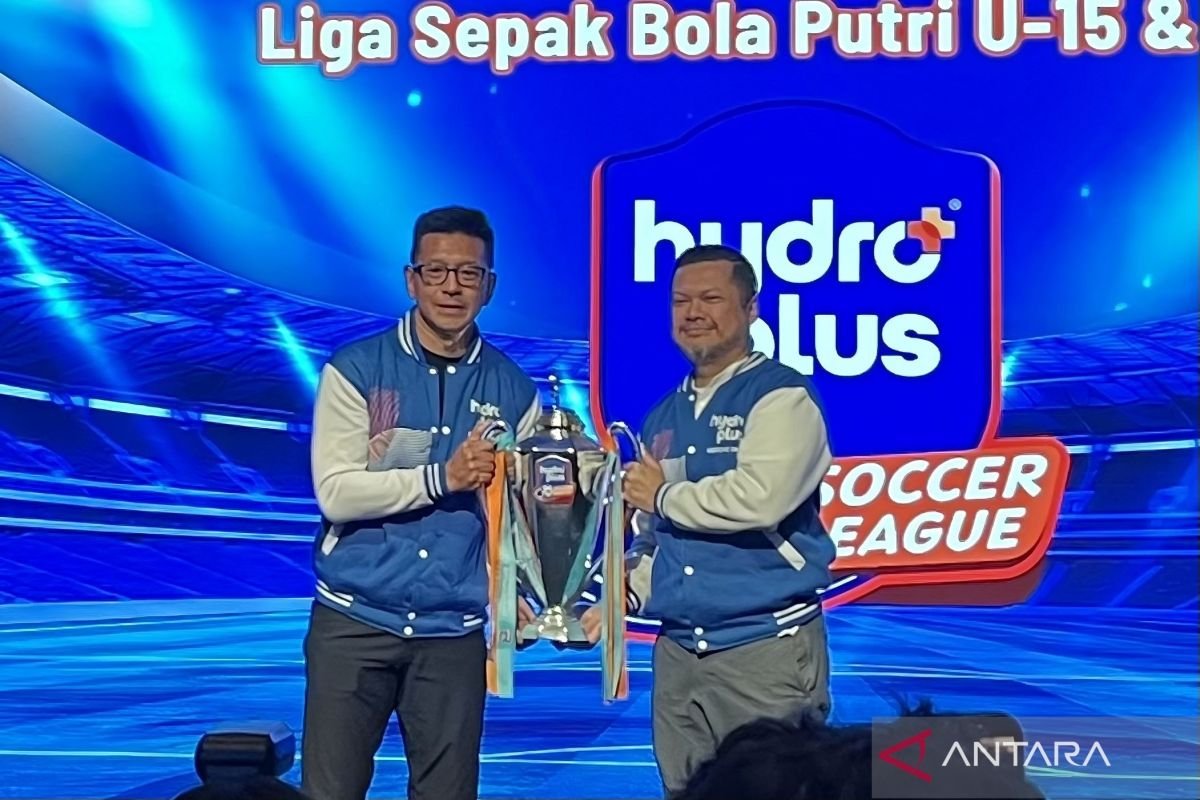 Here are some alternate title suggestions for "90 Tim Ikuti Liga Sepak Bola Putri U15 dan U18 Hydroplus Soccer League":

1. "90 Tim Berpartisipasi dalam Liga Sepak Bola Wanita U15 dan U18 Hydroplus"
2. "Liga Sepak Bola Putri U15 dan U18 Hydroplus: 90 Tim Ambil Bagian"
3. "Hydroplus Soccer League: 90 Tim Sepak Bola Putri U15 dan U18 Berkompetisi"
4. "90 Tim Liga Sepak Bola Wanita Usia Muda U15 dan U18 Hydroplus"
5. "Partisipasi 90 Tim dalam Liga Sepak Bola Putri U15 & U18 Hydroplus"
6. "Hydroplus Soccer League: Liga Sepak Bola Wanita U15 dan U18 dengan 90 Tim"
7. "Kompetisi Liga Sepak Bola Putri U15 dan U18 Hydroplus diikuti 90 Tim"
8. "90 Tim Liga Sepak Bola Wanita Usia Muda U15 & U18 di Hydroplus"
9. "Kejuaraan Liga Sepak Bola Putri U15 dan U18: 90 Tim Mengikuti Hydroplus Soccer League"
10. "Liga Sepak Bola Putri U15 dan U18: 90 Tim Bergabung dalam Hydroplus"

Feel free to mix and match elements from these suggestions to create the title that best suits your needs!